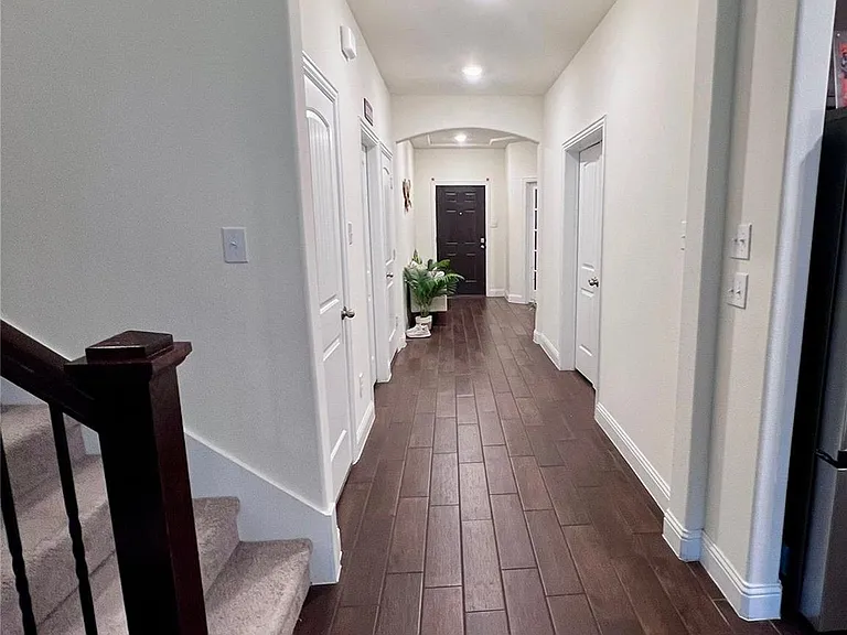 414 Parkford Dr — Photo 16