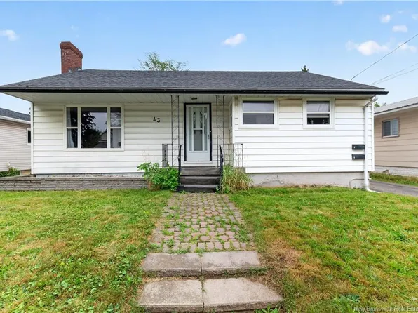 43 Derby St, Moncton, NB E1C 6Y6
