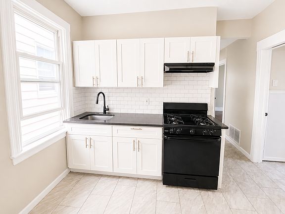 4th image of 61 Stuyvesant Ave Floor 2