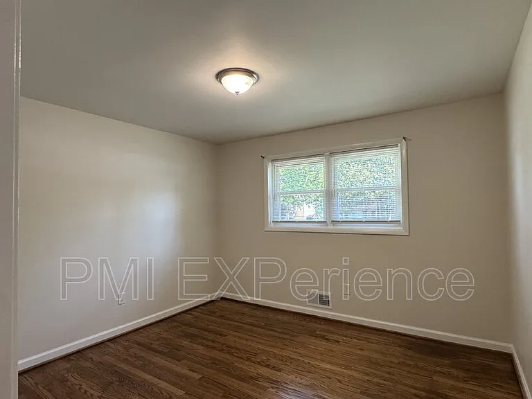 6405 Roberts Dr — Photo 12