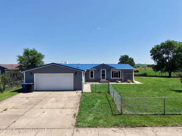 765 5th Ave SE, Dickinson, ND 58601