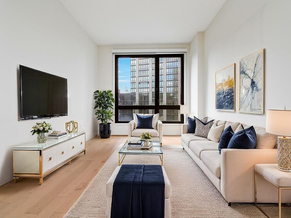 1st image of 550 Vanderbilt Ave #620