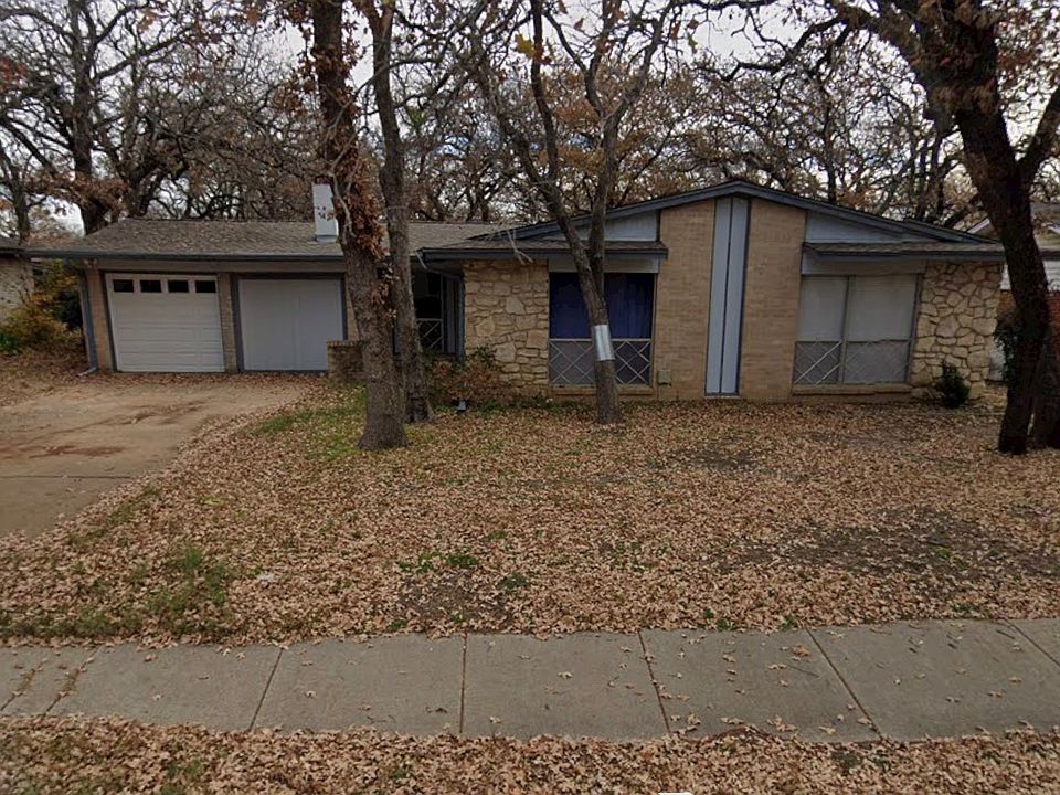 1st image of 25 Regents Park Dr
