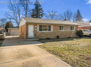 29699 Brown Ct, Garden City, MI 48135