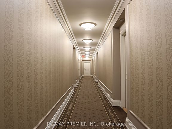 5th image of 9225 Jane St #1506