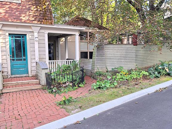 5th image of 178 Davis Avenue