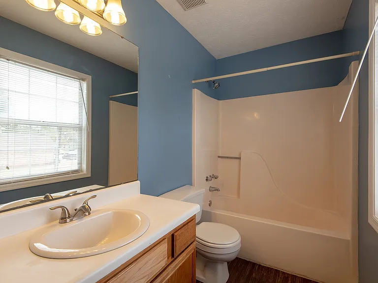 1128 Chinook St — Photo 8