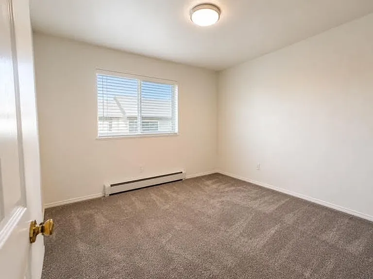 427 Michael Grove Ave #18 — Photo 10