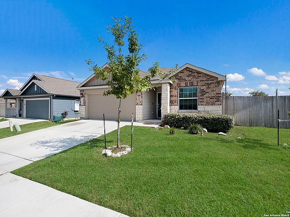 3rd image of 12738 MIRECOURT WAY