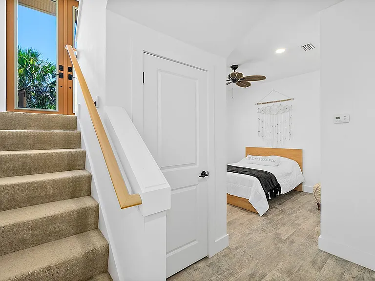 716 N Daytona Ave — Photo 14