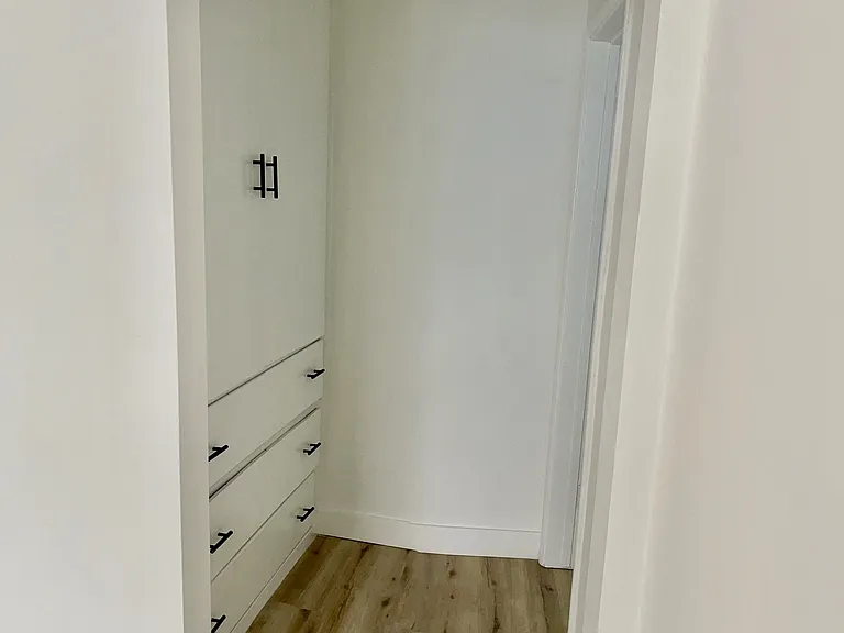 1215 Fairfax Ave Unit 11 Hallway