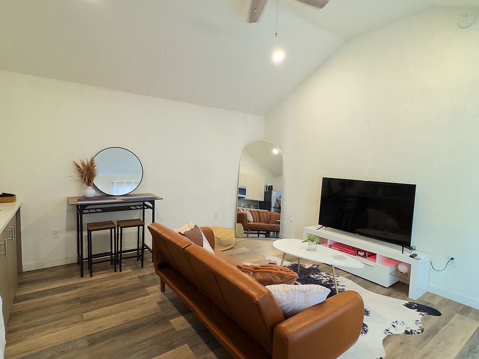 1st image of 4138 Swift Ave #1/2