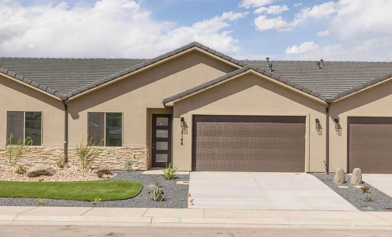 4 bed, 2500 sqft, $2,350 — Photo 1