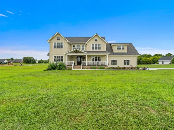2371 Wild Pear Trl, Dandridge, TN 37725