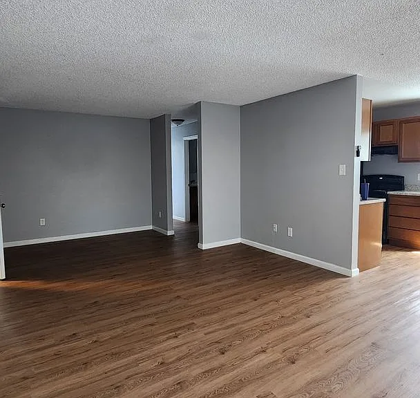 Myers Court — Photo 9