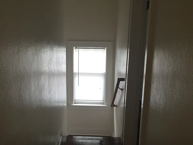 523 W Lapeer St #1/2 — Photo 11