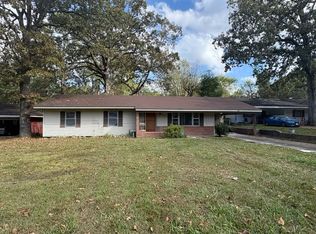 164 Queen Victoria Ln, Jackson, MS 39209