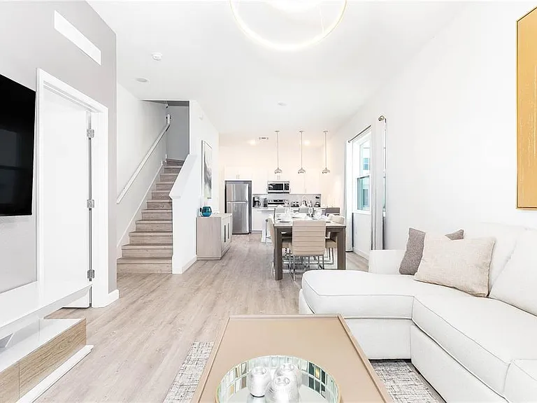 277 Famagusta Dr — Photo 24