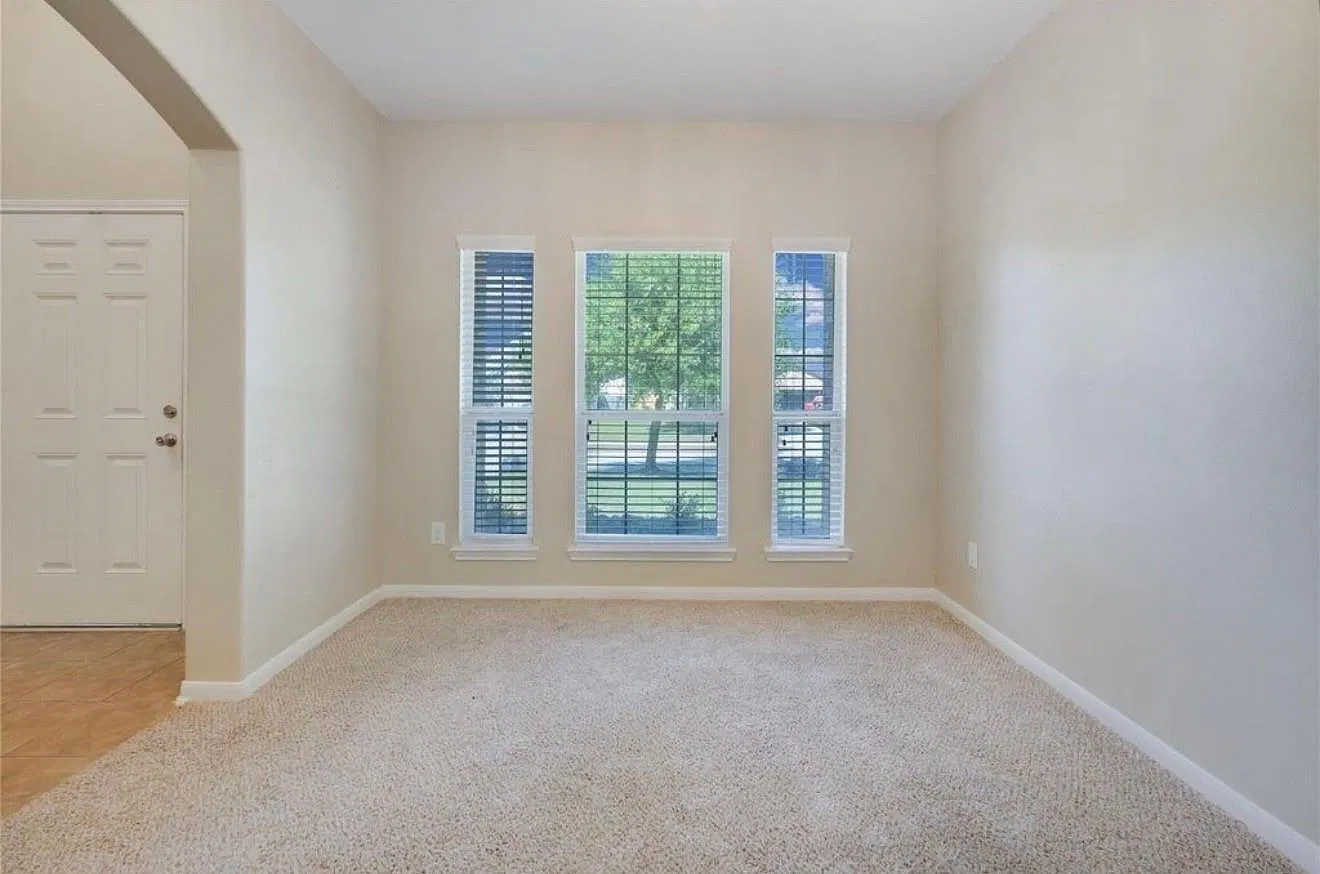 4 bed, 2.5 bath, 2310 sqft, $2,250 — Photo 4