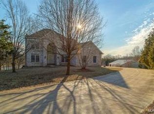 2121 S Mangan Rd, Pacific, MO 63069