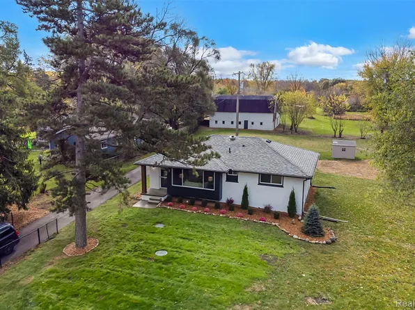 7624 Six Mile Rd, Northville, MI 48168