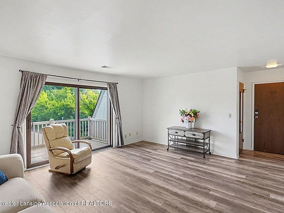 5th image of 523 Bainbridge Dr APT 45
