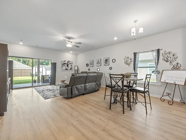 15015 Demarie Ln — Photo 10