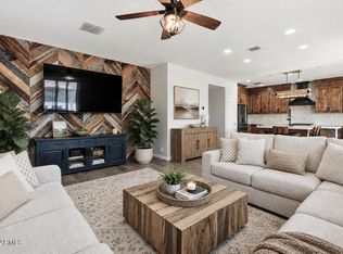 7672 W FETLOCK Trail, Peoria, AZ 85383