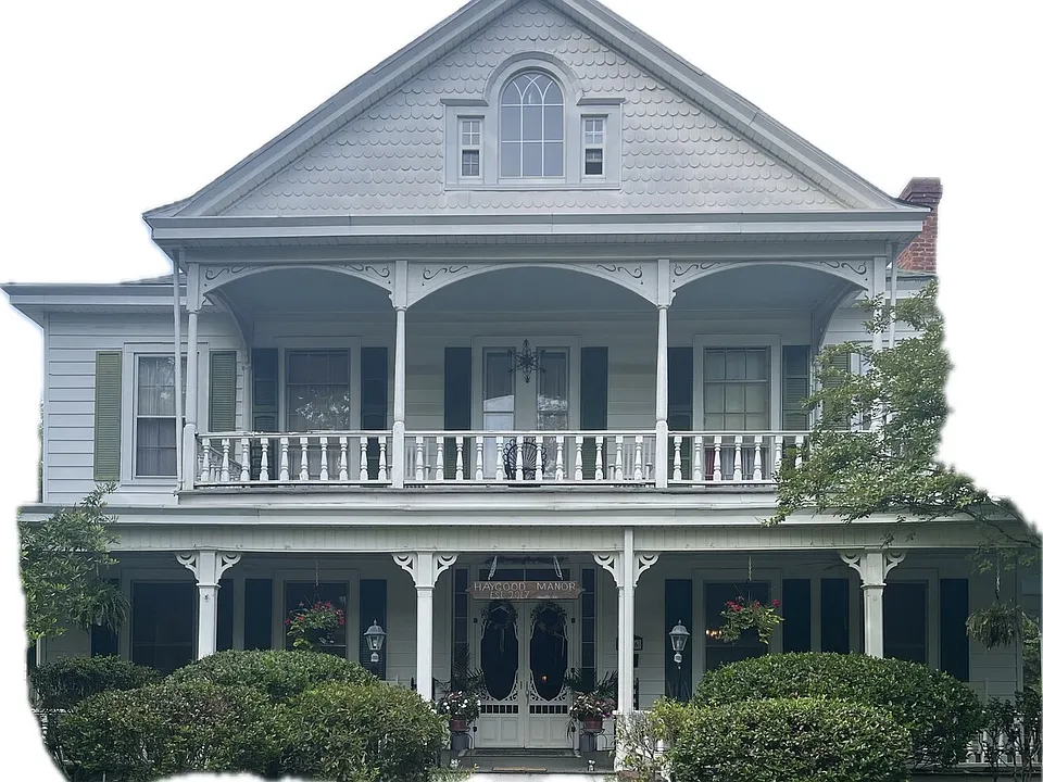 N Main St