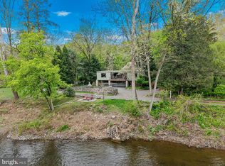 3 Bridge 5 Ln, Pipersville, PA 18947