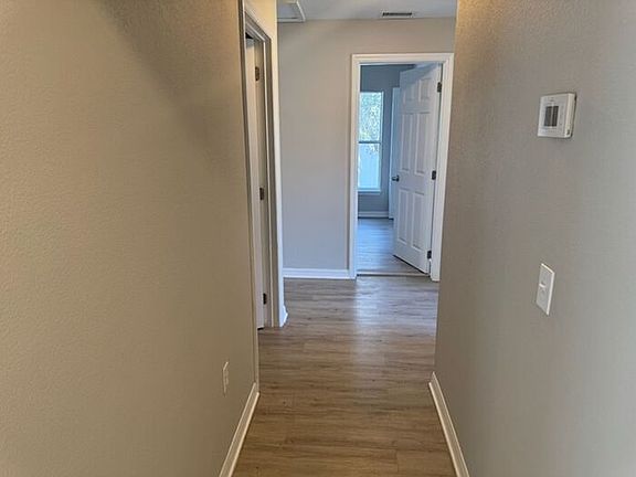 5th image of 445 Cardinal Ct