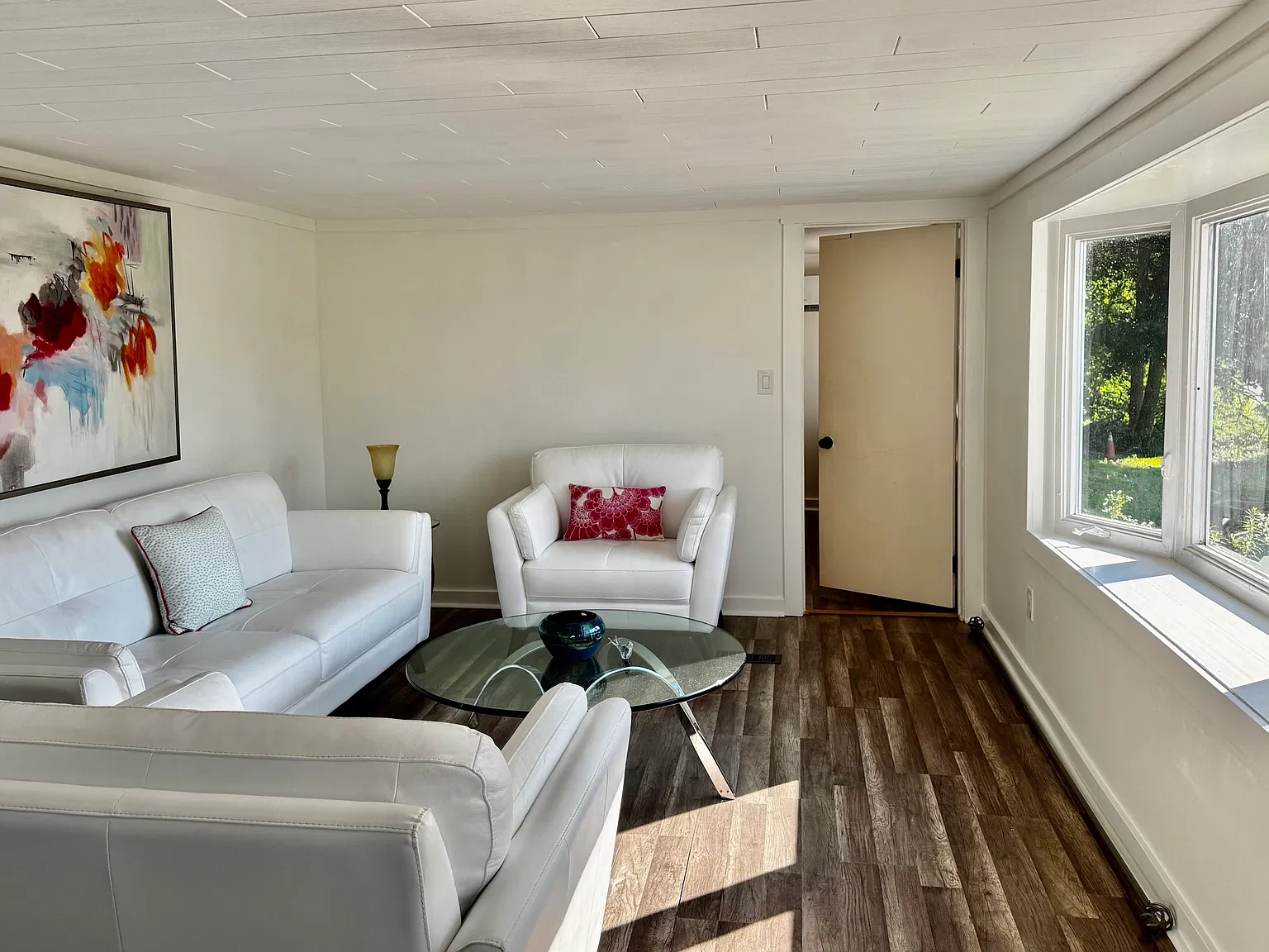 2 bed, 650 sqft, $3,100 — Photo 2