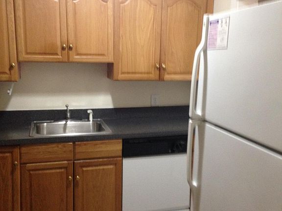2nd image of 8 Tara Dr Unit 8