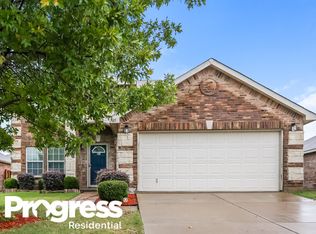 705 Crystal Dr, Burleson, TX 76028