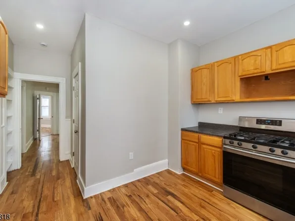 173 Pearl St, Paterson City, NJ 07501