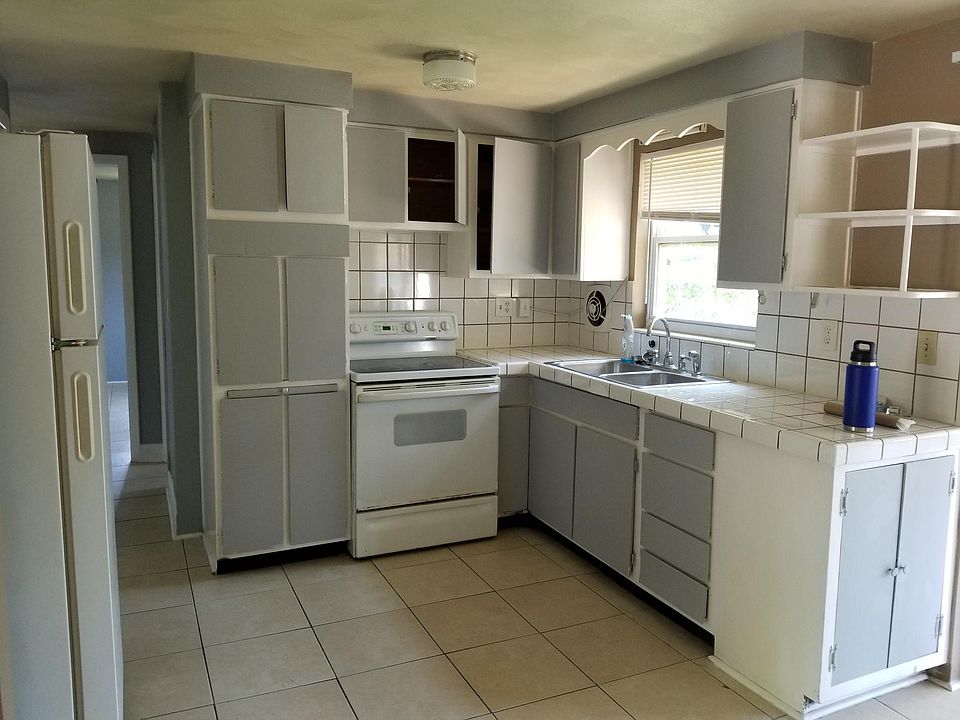 2nd image of 4243 Oak Bluff Ave