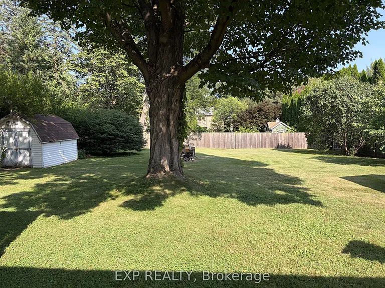 1009 Haist St — Photo 2
