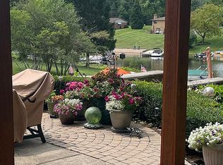 4010 Southwoods Dr, Howell, MI 48843