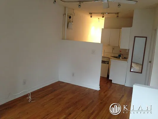 Rented by Kian Realty | media 13