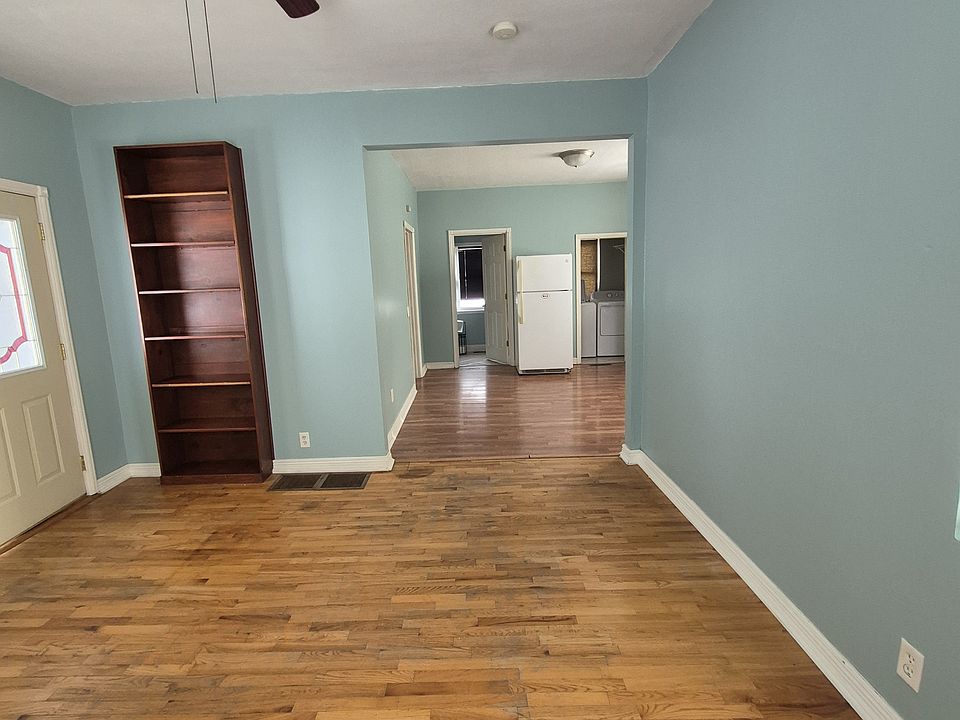 1st image of 605 S 30th St