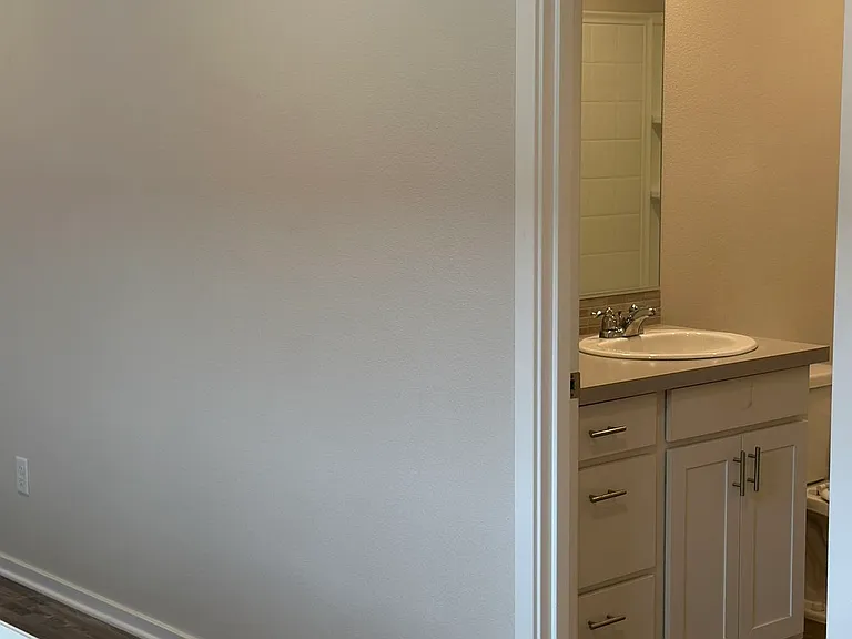 541 Stoller St — Photo 11
