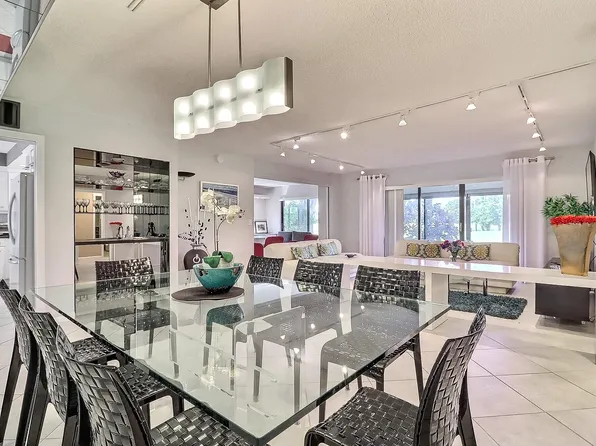 5172 Fountains Dr S, Lake Worth, FL 33467