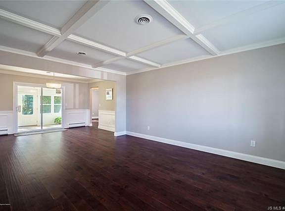3rd image of 5 Whitmore Ct
