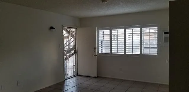Building Photo - 740 S San Antonio Ave #A