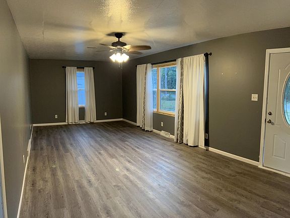 5th image of 15710 Woodland Ave