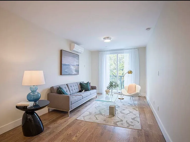 1084 Rogers Ave #4E — Photo 7