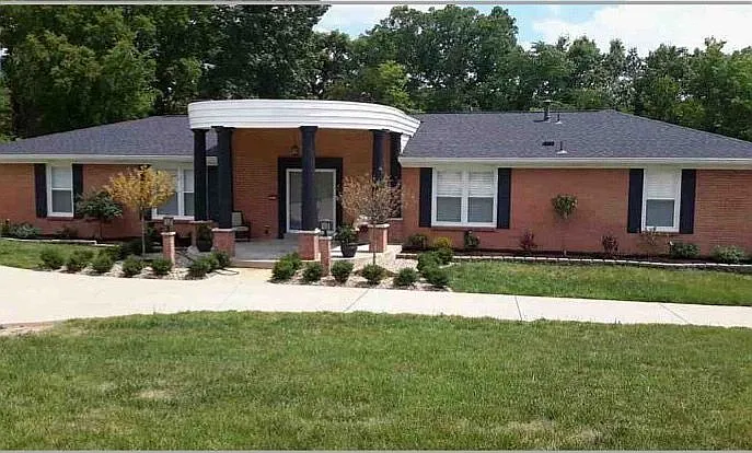 10756 Forest Circle Dr photo 1