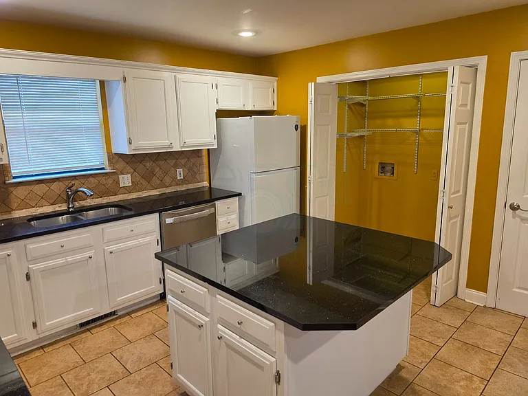 6 Woodlore Ct — Photo 13