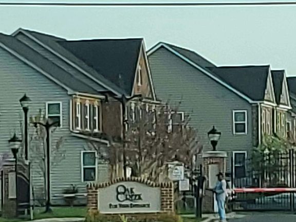 4th image of 420 Esmond Pl