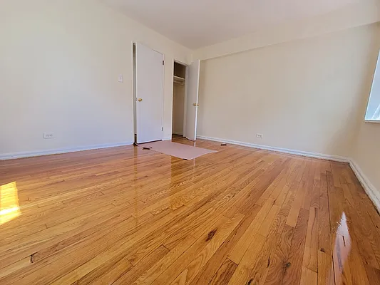 Rented by Queens Apartments Realty LLC | media 24